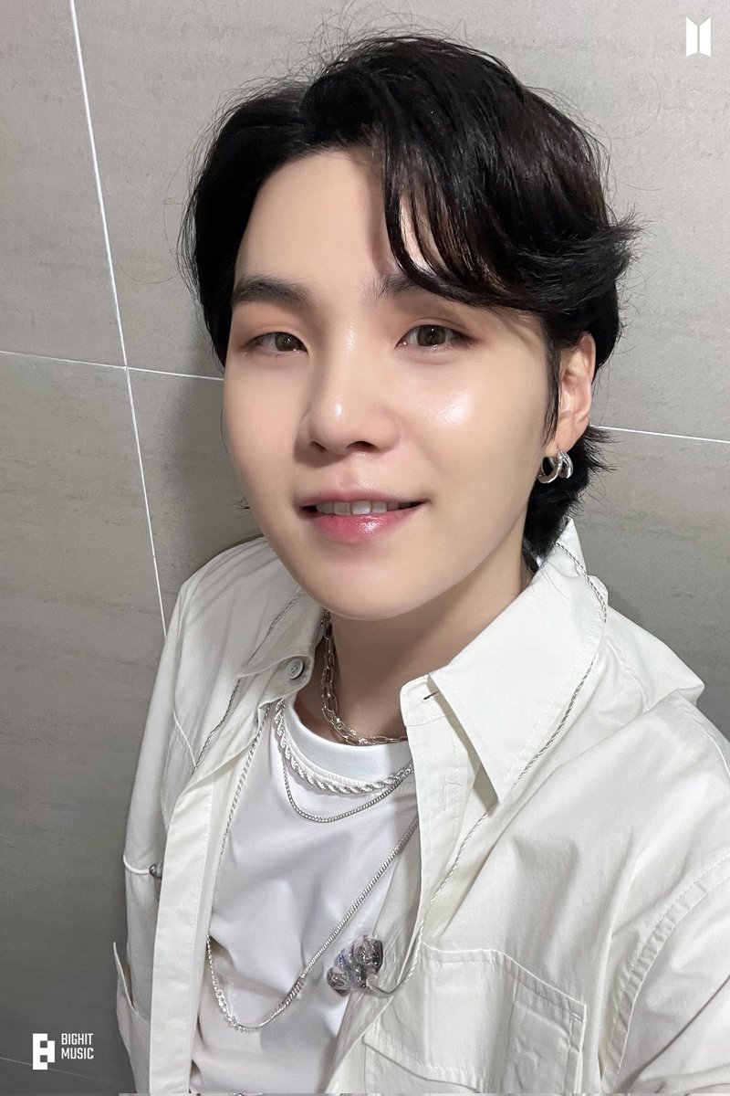 choeunyoung4's tweet photo. WE LOVE YOU SUGA https://t.co/XbNNQ7Q1mZ