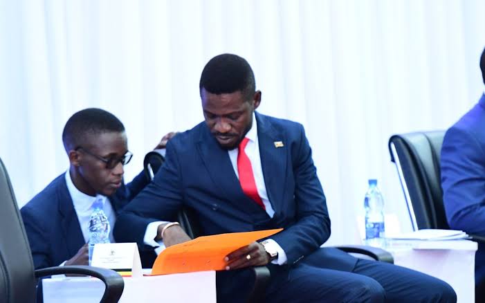 HuduHussein's tweet photo. Very pleased to know that @HEBobiwine has resumed his studies at Cavendish Law School.
For the good of the quality of our politics, party leaders need a fairly good education in certain disciplines. Success👍. https://t.co/BtK5ZP72Qf