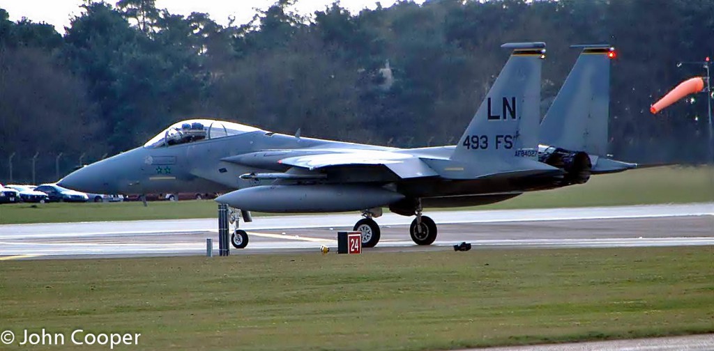TheSuffolkMan's tweet photo. #F15C #Eagle #USAF #SquadronCommander 493rd #FighterSquadron #RAFLakenheath taxiing to dispersal @PanoPhotos https://t.co/5KpHVgnRqn