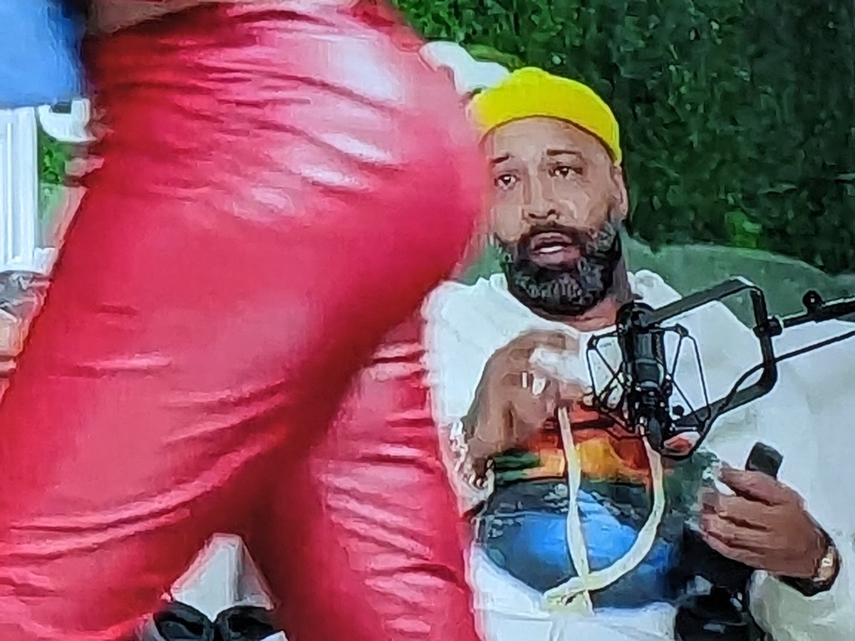 The screenshots from the <a href="/JoeBuddenPod/">The JBP</a> <a href="/QueenzFlip/">QueenzFlip</a> improper improv pod is CRAZY!