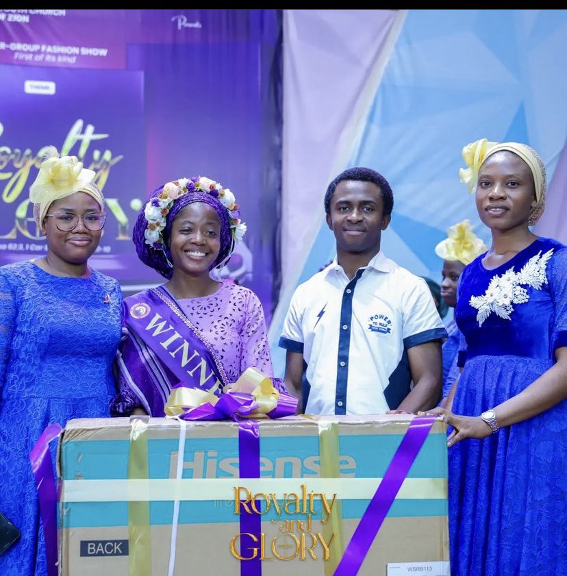 ThePurple_Lady's tweet photo. I guess God took it literally 😂.
Thank you for this crown. I lay it down, take it, take all the glory Jesus. https://t.co/ubNKSEsgre