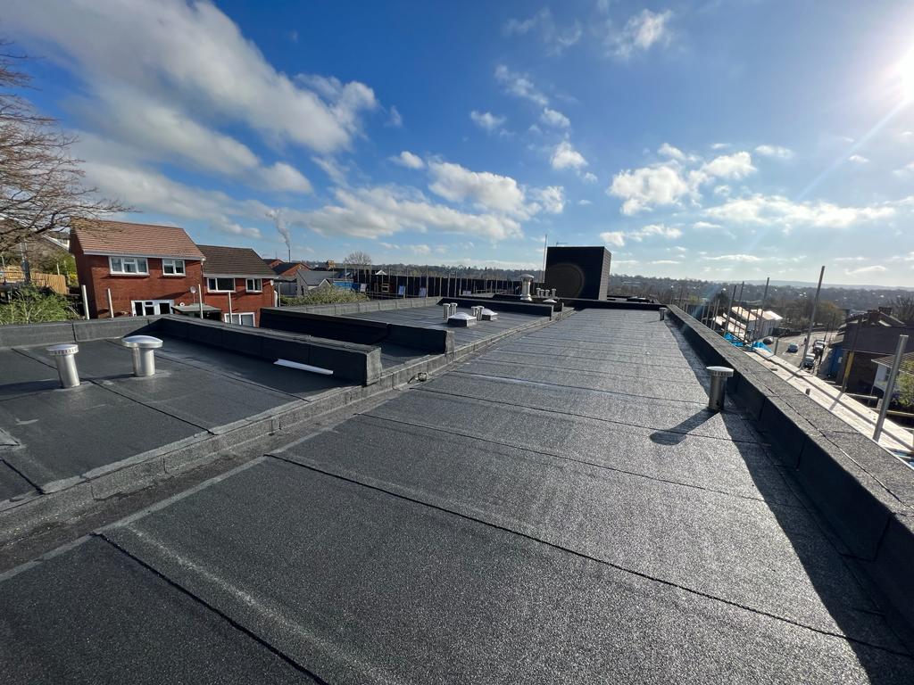 VanGuardRoof_'s tweet photo. Check out our recent built up felt project completed in Cwmbran ! 
.
.

#roofing #roof #construction #roofingcontractor #roofer #roofingcompany #roofinglife #contractor  #roofrepair  #rooftop #renovation  #newroof  #roofreplacement #flatroof #commercialroofing #roofingexperts https://t.co/r58cLtJ5YT