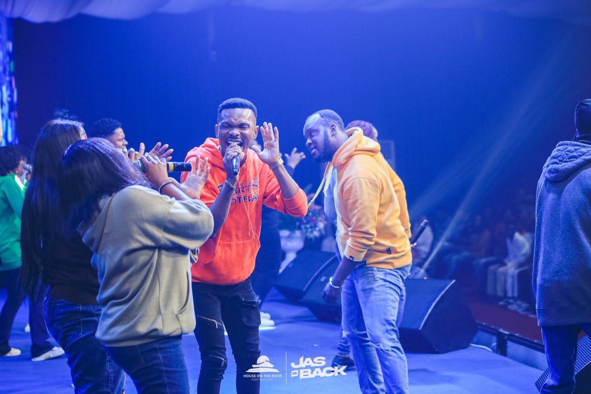 HOTRphc's tweet photo. The powerful musical renditions and beautiful arrangements that Potter’s Treasure brought to the Return of the Jesus Alternative Service (JAS) made the concert one of a kind.
#JAS
#TheJesusAlternativeService
#HouseOnTheRockPortHarcourt https://t.co/mLdL1lygLR