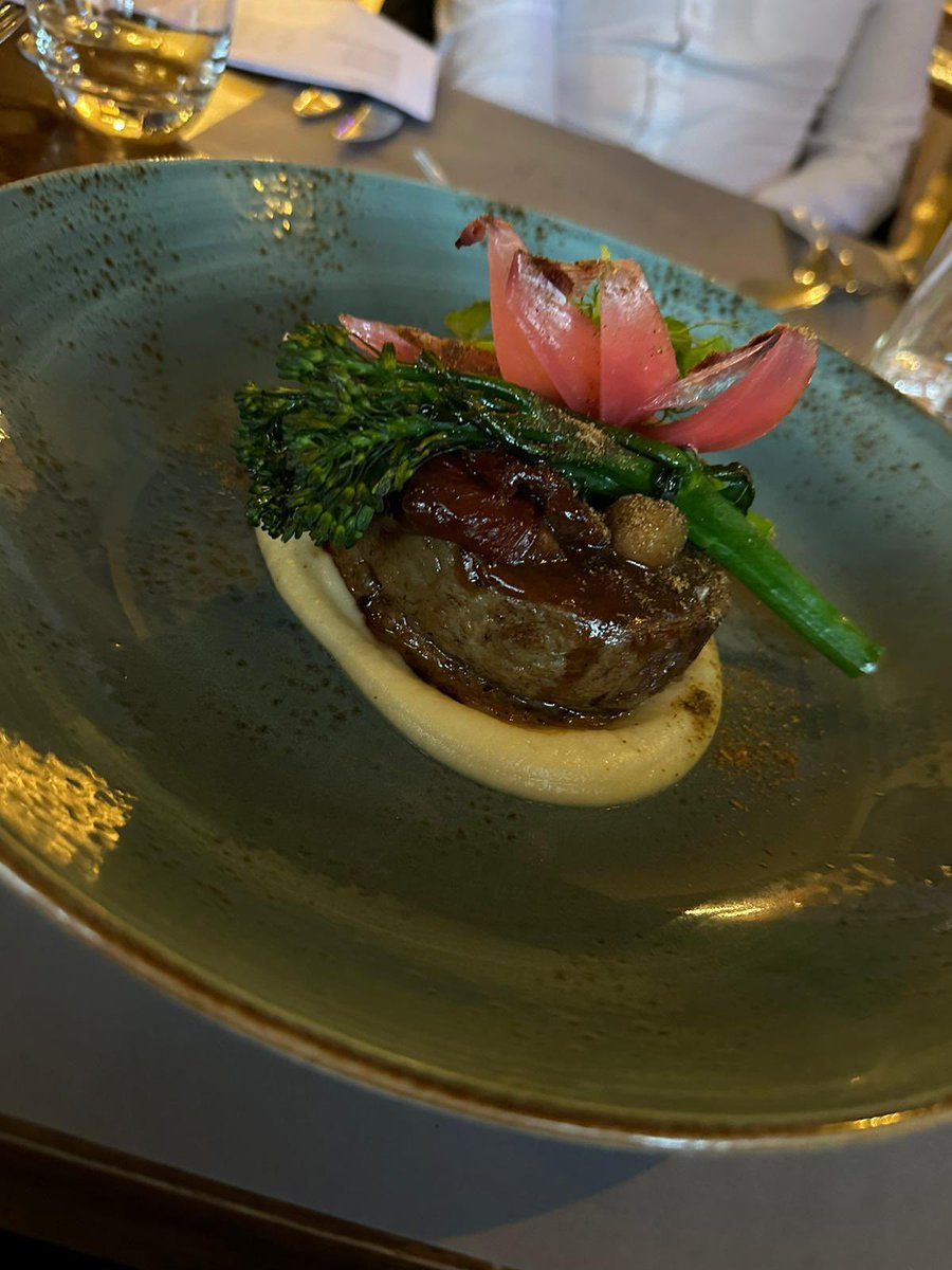 Olivia Traves tweet media