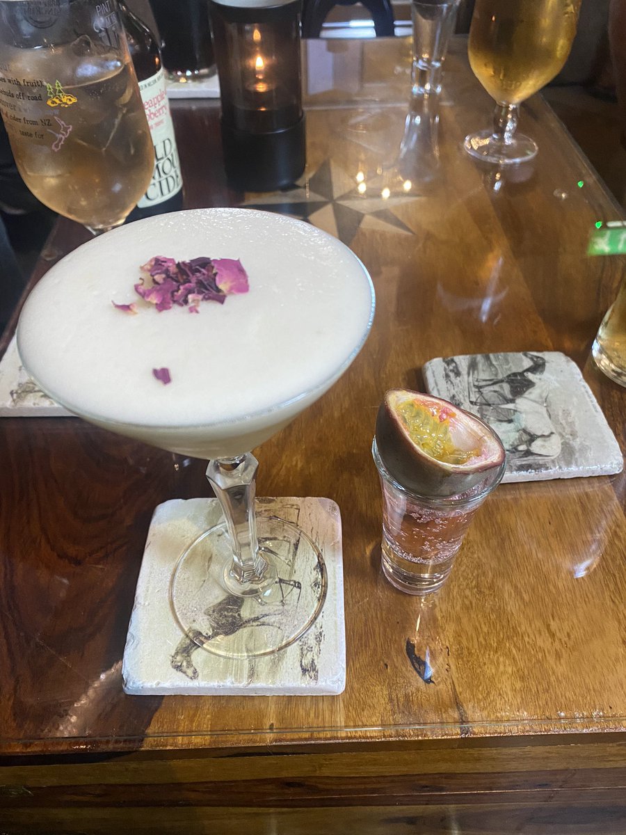 Thanking the team last night for their amazing work in March! Reflecting on a record breaking month in many key areas of the business whilst setting new goals and agendas to continue to move the branch forward! <a href="/ERACU8Q/">Enterprise Rent-A-Car North Yorkshire</a> <a href="/kierancregan/">Kieran Cregan 💙💛</a>