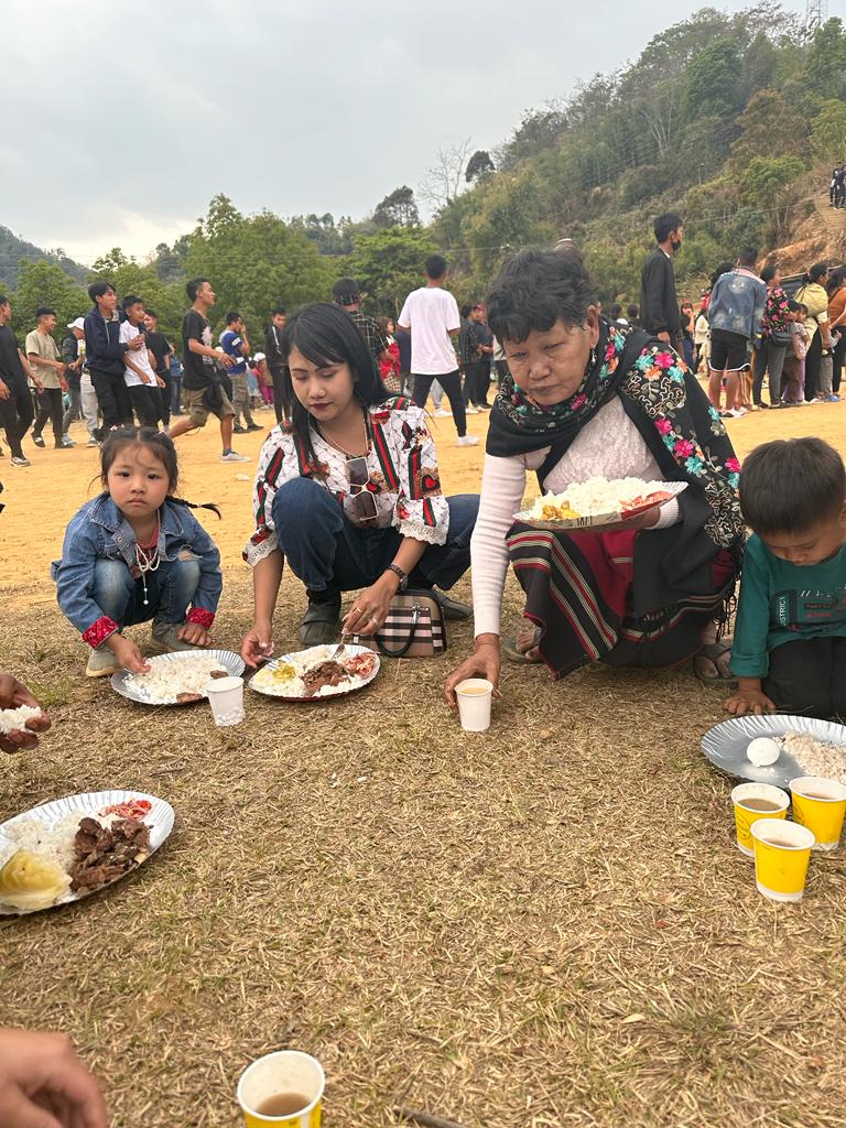 MsRohlupuii's tweet photo. I was lucky enough to have participated community feast with my fellow villagers of Rullam. I am really feeling very honoured and proud for this event. https://t.co/MihD7cLY4H
