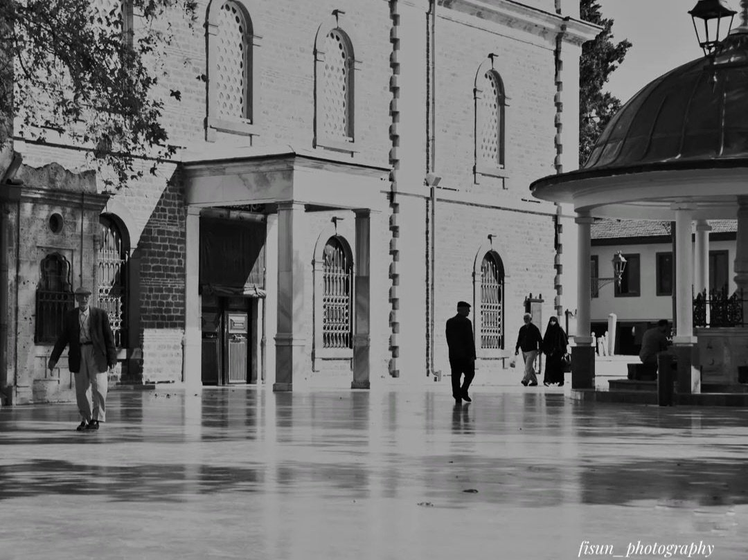 fisunphotograp1's tweet photo. #balikesir #dailyph #bnw #bnwphotography #streetphotography #blackandwhitephotography https://t.co/xALWU39Zpf