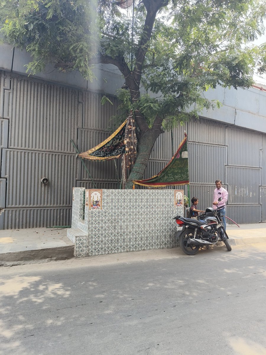 acp_c4's tweet photo. @Akhilesh_sbd @GHMCOnline @CommissionrGHMC @CEC_EVDM @GadwalvijayaTRS @ZC_LBNagar @DC_LBNagar Respected citizens
Removed the flag in boundary wall ai l b nagar flyover circle 4, l b nagar

acp_4 ghmc https://t.co/D3ORPEgg7R