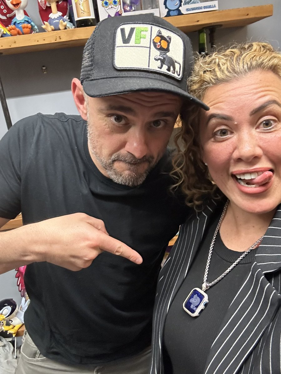 MS_NFTy's tweet image. Excited for tomorrow, I mean today lol.

I’ll wear makeup tomorrow, I mean today, so I look alive &amp;amp; awake.

I love y’all.

&amp;amp; 😢 I’m missing our @apecoin @ApeComms spaces, but I PROMISE YALL, I’m getting in that work we need done. ✨#ApeShit #NFTy #Web3