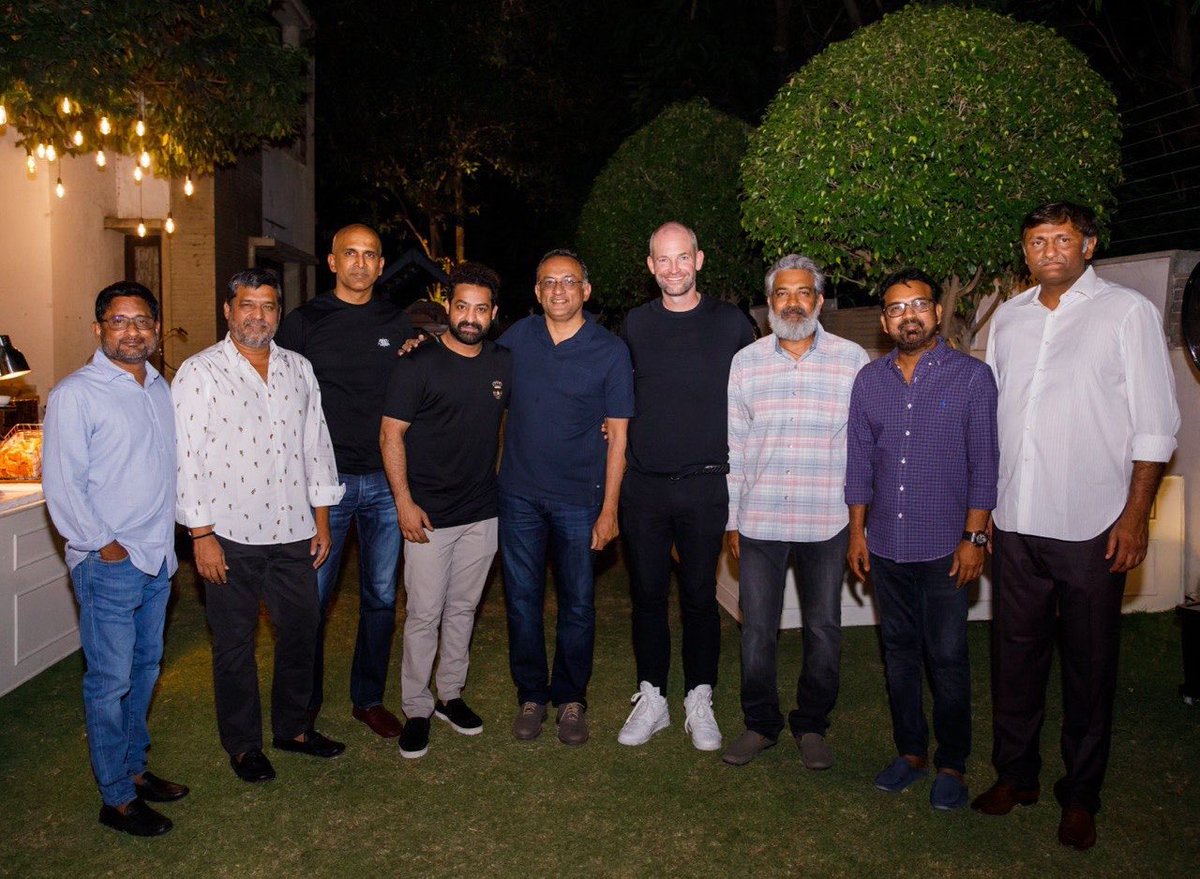 FullOnCinema's tweet photo. Man of Masses NTR Jr hosts Amazon Studios VP James Farrell for a special dinner in Hyderabad.
@tarak9999 @ssrajamouli @Shobu_
#ManofMassesNTR #JamesFarrell #MythriNaveen #SirishReddy #NagaVamsi # #SSKarthikeya https://t.co/YWBmUw7eCM