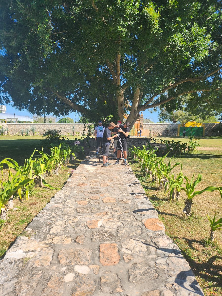JordiCruzPerez's tweet photo. Y así fue el primer día de grabación en la @YoloRace 
Arrancamos en la Hacienda Yaxcopoil , un lugar maravilloso y mi jet lag después de dormir solo 4 horas... pues tb maravilloso :) 
 
👇#YoloRaceMex🇲🇽 Cap1 - Parte 1 👇
https://t.co/3ySinZgUHL https://t.co/151HgychT2