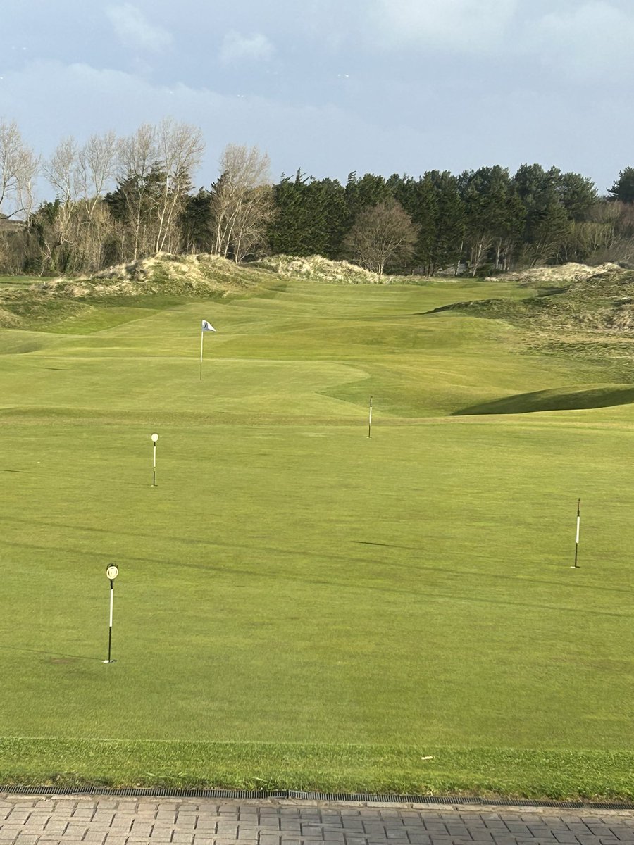 Chinnycub's tweet photo. Down @SandAGolfClub today refereeing for the @RoseLadiesGolf #RoseLadiesSeries 
@JustinRose99 
A bit breezy but looking great out there 👍👍 https://t.co/BcaM3xMmR6