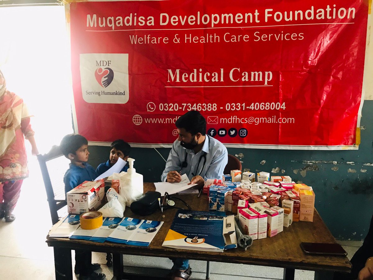 penpk's tweet photo. PEN &amp; MDF jointly set up a Medical Camp at PEIMA school, Sheikhupura. More than 150 students were thoroughly examined , and 43 were diagnosed with Eyesight issues. Students were given referral guidelines for treatment.
#healthcare #QualityEducationForAll #pen #donate #education https://t.co/IMKlV5Jzha