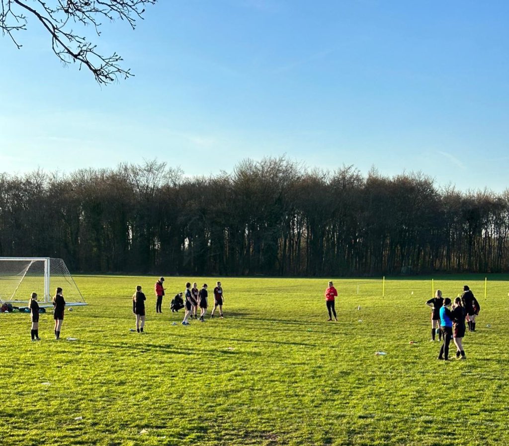 CobrasGirlsFC's tweet photo. This weeks fitness training  at @meadowparkfc focused on agility &amp; plyometrics. We also worked on fast feet drills that will support with quick movements and change in direction. Not forgetting some sprint work for those longer runs from the midfielders &amp; wingers ⚽️
#girlswhocan https://t.co/eFvs9wF569