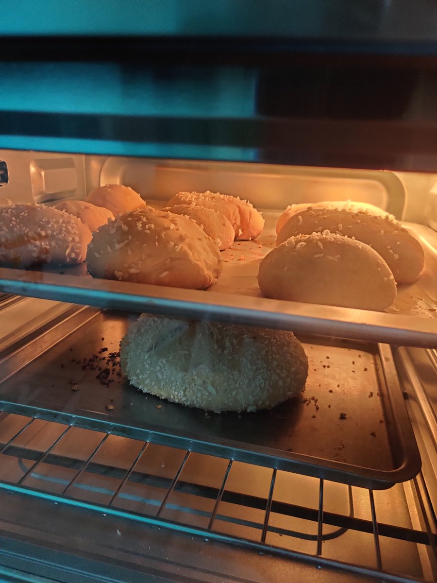 F_scape's tweet image. Rose. RISE! MY CHILDREN BE DELICIOUS AND SOFT ON THE INSIDE😈