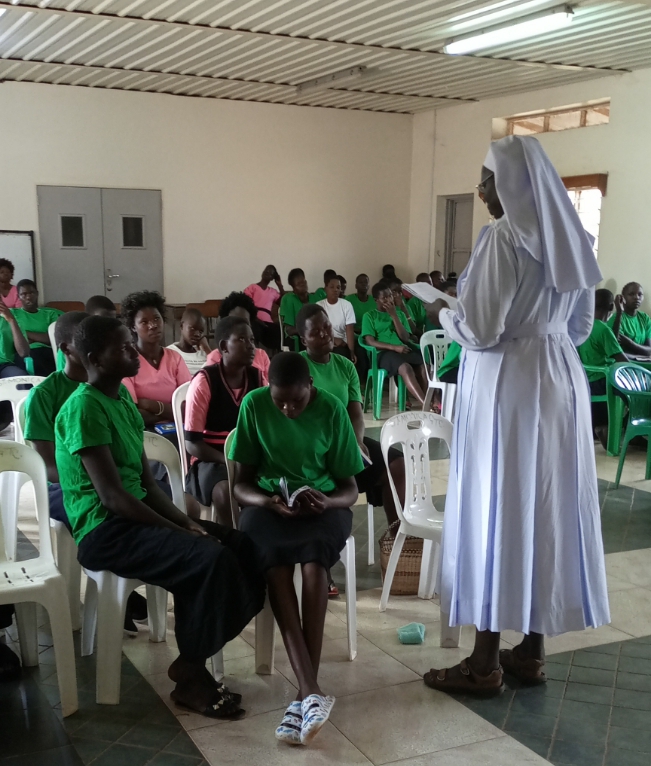 PaxChristi's tweet photo. Our coordinator for Africa, Dieudonné Serukabuza, is sharing his testimony on his recent tour in South Sudan for mid-term evaluation of the “Active Nonviolence and peacebuilding” program. You can read his testimony here : https://t.co/Rj4wiLLmxD #pci #peacetraining #southsudan https://t.co/L5esXGU9Kr