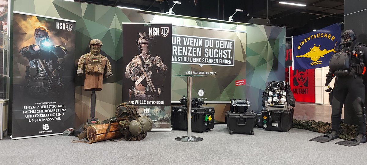 PIZ_Personal's tweet photo. Vom 13. bis 16. April findet in #Köln mit der #FIBO die weltweit größte Messe für #Fitness, #Wellness und #Gesundheit statt. Die #Bundeswehr ist mit einem Hindernisparcours der #Sportschule Warendorf, dem Bereich #Spezialkräfte sowie der militärischen #Flugsicherung vertreten. https://t.co/FHMmbiDA6l