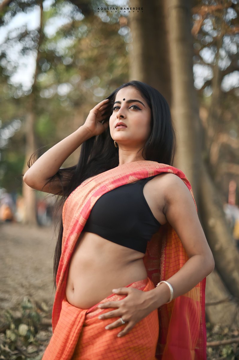 itsjojo_1989's tweet photo. ~ S e c r e t T e m p t a t i o n ~
#nikonbengal #nikonphotography #nikond780 #50mm #boldqueens #modelzone #photographer #navellovers #navelshoutout #seduction #hotbeauty #indianmodels #SareeTwitter #sareetrends #retweet #BoldScenes #expression https://t.co/k5gkYhugen