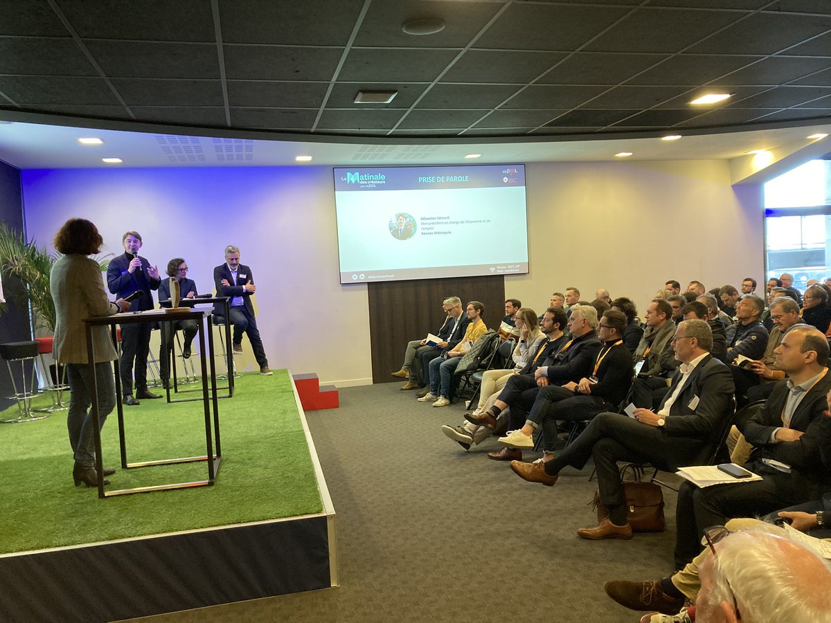 Le_Poool's tweet photo. 🤩 On y est ! Les créateurs sont dans les starting-block pour pitcher à la Matinale devant plus de 250 participants curieux de découvrir les nouveaux projets du territoire 😀
Let’s gooo 💪 #MatinalesLePoool #startups #innovation #innovationvertueuse https://t.co/kPn9vkyhXg