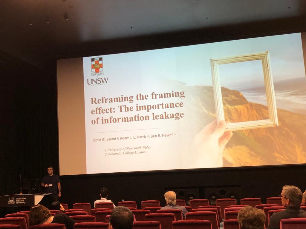 Omid_Ghasemi21's tweet photo. #EPC2023 the perfect crowd for this ongoing research on #decisionmaking and #framingeffects. Thanks @expsyaunz! https://t.co/LL6el8mktw
