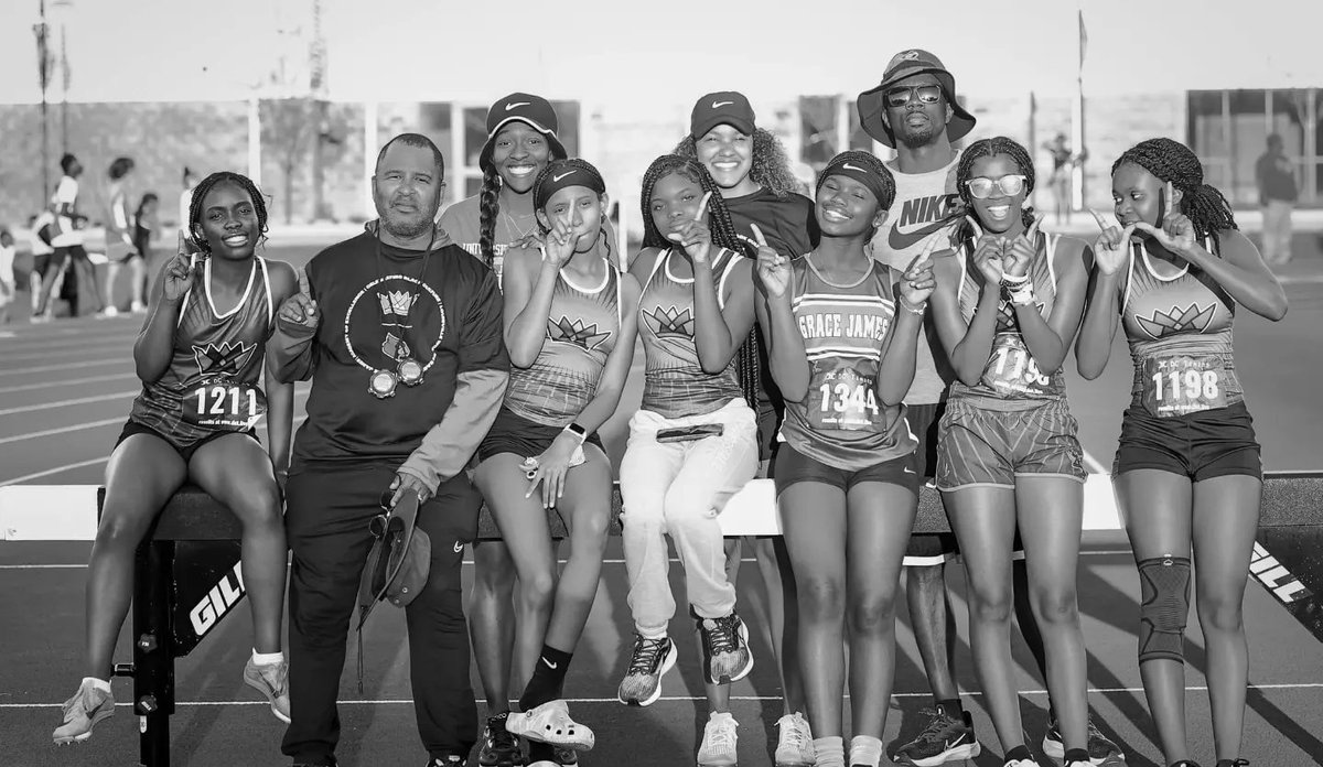 CoachMondell's tweet photo. @STEAM_GEMS 👑💪
Congradulations to Grace James Girl's Track &amp; Field Team for winning and placing top three at the JCPS Middle School meet 4/10/23

Grace James placed overall.

8th Grade Division: 1st place
7th Grade Division: 1st place
6th Grade Division 3rd place

Great Job https://t.co/Xb9Z6U1n4F