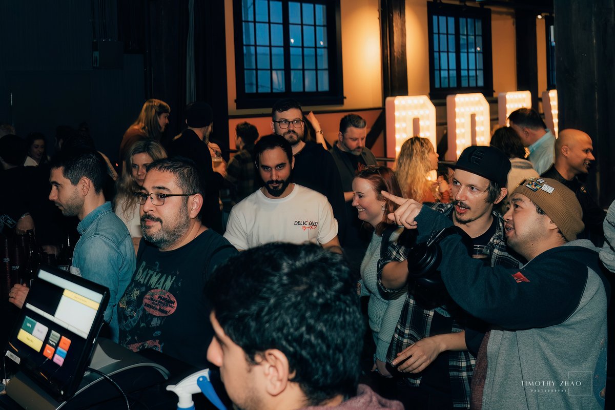 VESVancouver's tweet photo. That was a fun pub night last night, thanks CoSA VFX!
In the meantime keep your eyes out for details coming soon for our May Pub Night...
#vesvancouver #pubnight #VFX https://t.co/eio9KqdFKW