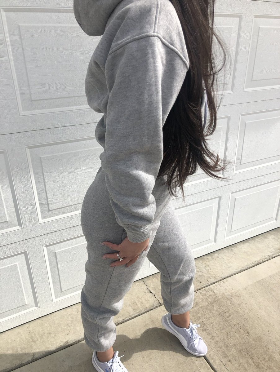 shopparuparo's tweet photo. A crop set that can transition from season to season and a timeless staple in the loungewear wardrobe. MEGHAN is a classic grey that can be dressed up or kept casual. https://t.co/TlpD9L1oiC