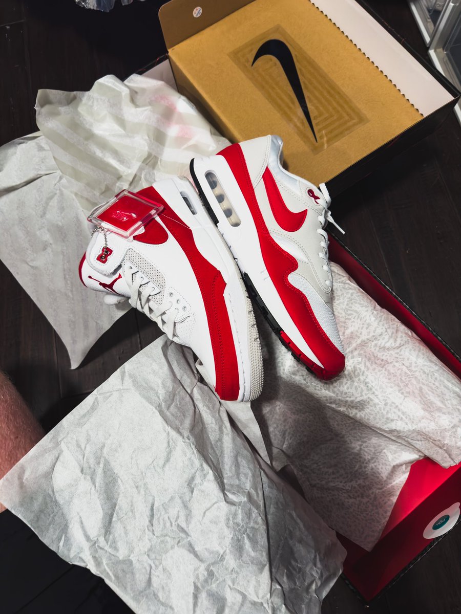 HarrisLue's tweet photo. Shoes… #AirMaxDay #AirMax #BigBubble #Tinker3 #AirJordan #Nike #AirMax1 https://t.co/f28AwxTqiI