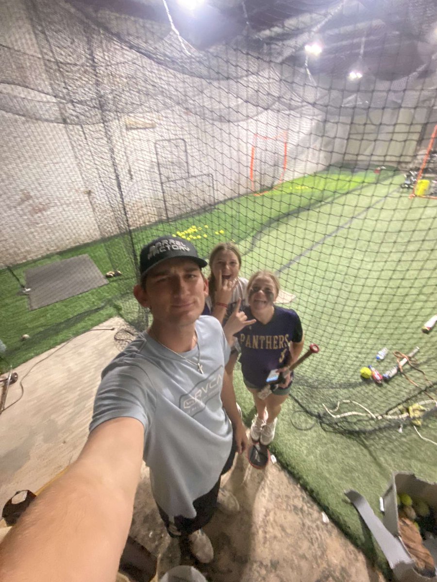 reagan desmuke tweet media