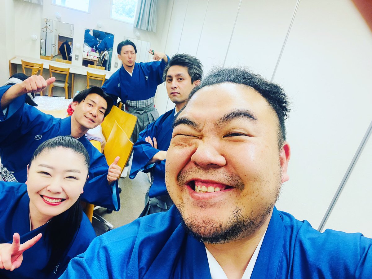 本日は国立オリンピック記念青少年総合センター大ホールにて某企業様のクローズイベント演奏でした！短い時間でしたが、4尺5寸の大桶有り、三味線に篠笛にMORIMITSUの褌有りで大盛り上がり！皆様、本当にありがとうございました！🥹✨
#和太鼓　#津軽三味線　#篠笛　#太鼓笑人めでたい　#公演　#代々木