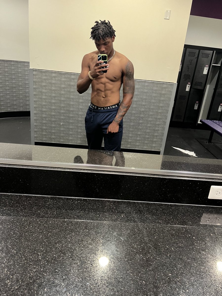 lockedowncb's tweet photo. Had a great workout today 🏋🏾 https://t.co/lL3QJM4Jf6