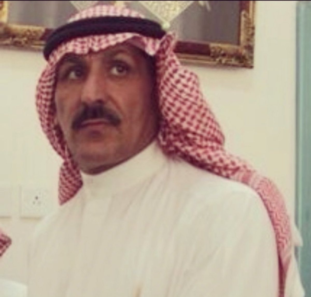 i_ra011's tweet photo. 1437/9/22 
ذات يوم إستيقظنا على فاجعة موتك .. ها قد مرت سبع سنوات على وفاتك وكأنها بالأمس، ولازالت صدمة رحيلك تضج وجعاً في قلوبنا .. رحمك الله يا أغلى وأعز من فقدنا 💔

#عبدالله_خلف_المريدي https://t.co/fBXkrdqMzt