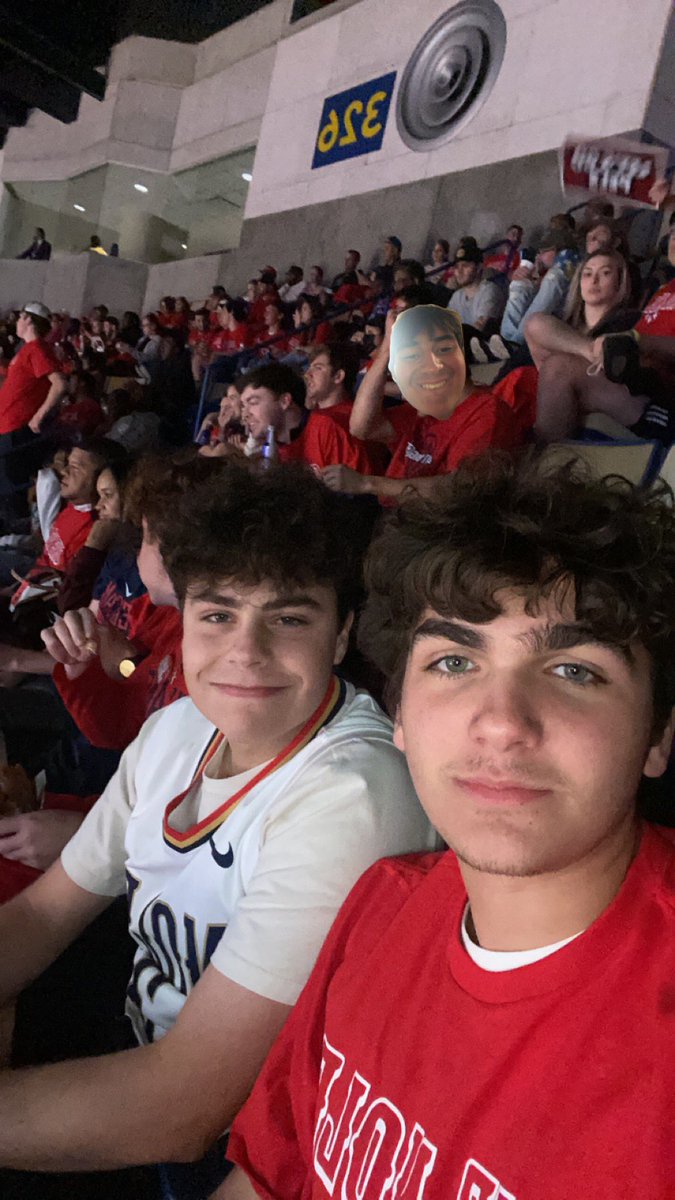 KENNER804's tweet photo. #pelicansgameday #pelicans #letsgopels https://t.co/75gAX6sgYd