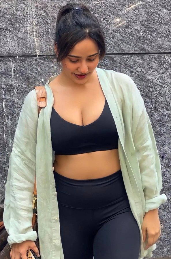 FtkDEpYaMAASVZt?format=jpg&name=900x900