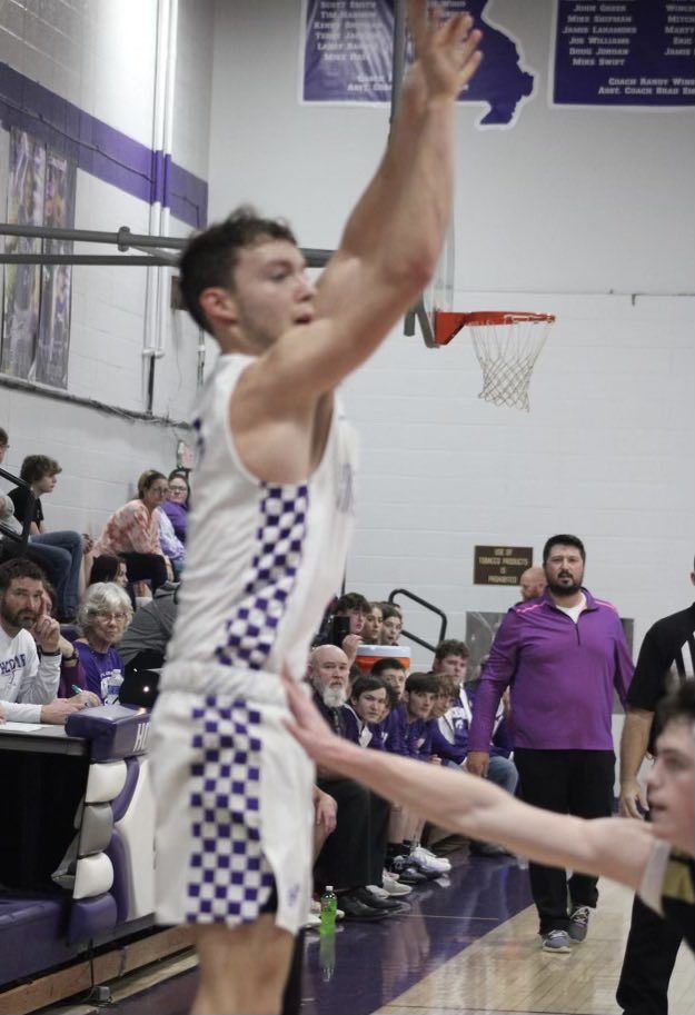 Braiden Burk, a 6’0 guard from Holcomb, Missouri High School, has signed with the Pioneers of Crowley’s Ridge College.