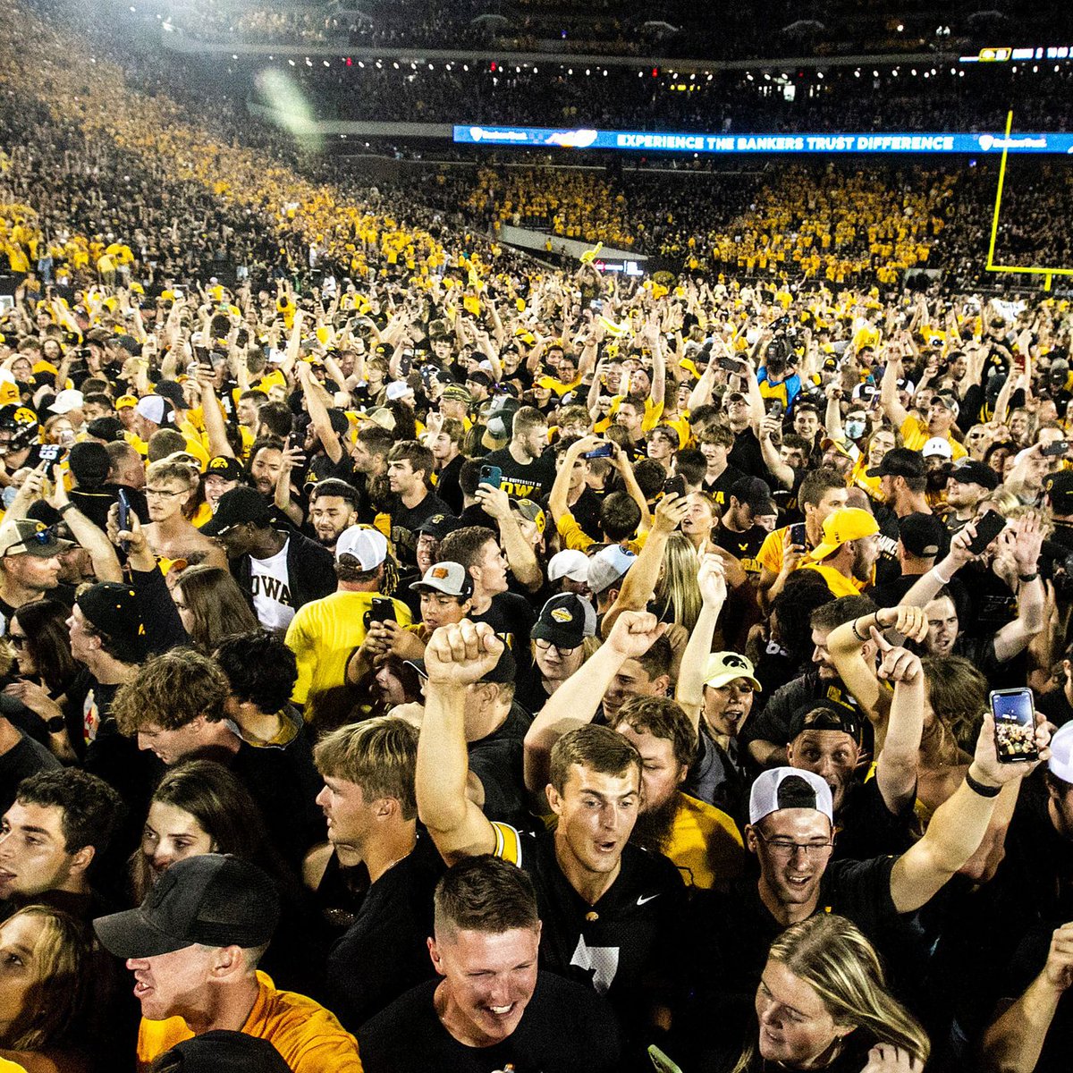 CFBHome's tweet photo. Round of 32 for Most Hated Fanbase Bracket

2. Iowa v. 3. Florida State

Poll below⬇️ https://t.co/BNALNL45oB