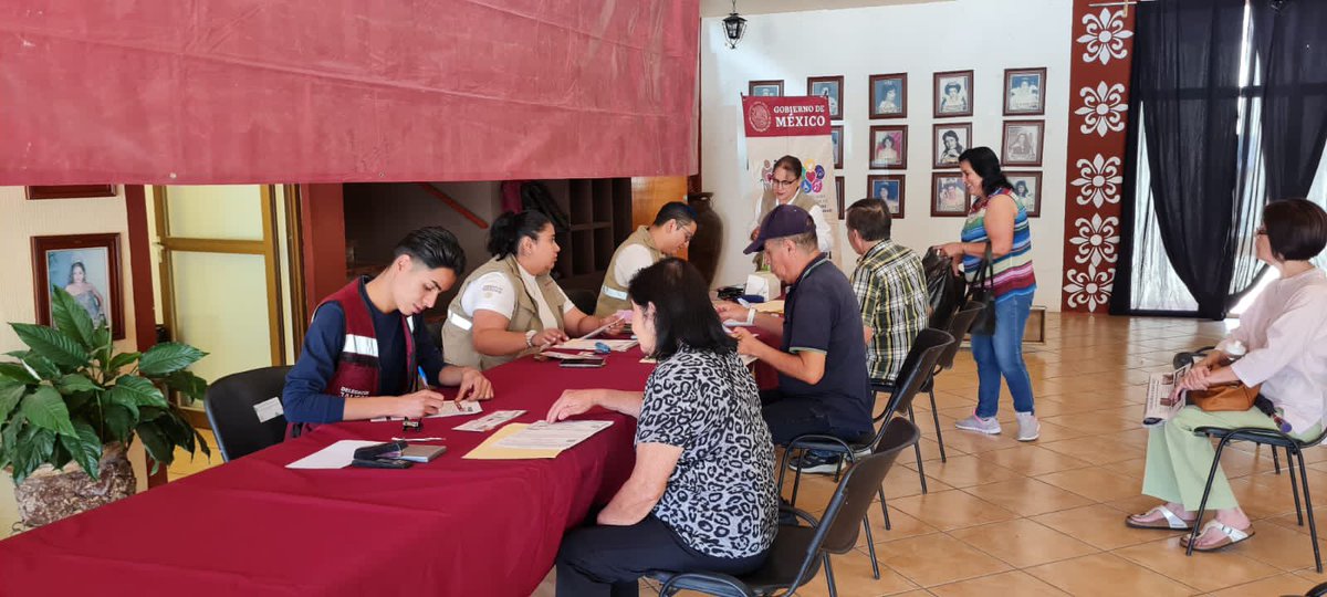 fmosqman's tweet photo. Seguimos trabajando para lograr una verdadera transformación en bienestar de los y las habitantes del municipio de Talpa.
El día de hoy hicimos entrega de #TarjetaBienestar de nuevas incorporaciones para los adultos mayores.

#PensiónAdultoMayor 
#TransformandoParaElBienestar https://t.co/ROuiZdKRGi