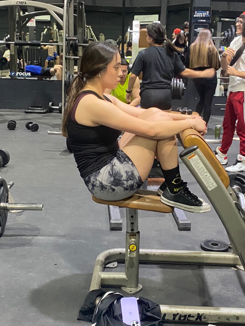 “iré al gym para ya no sobrepensar la situación” 

yo en el gym: