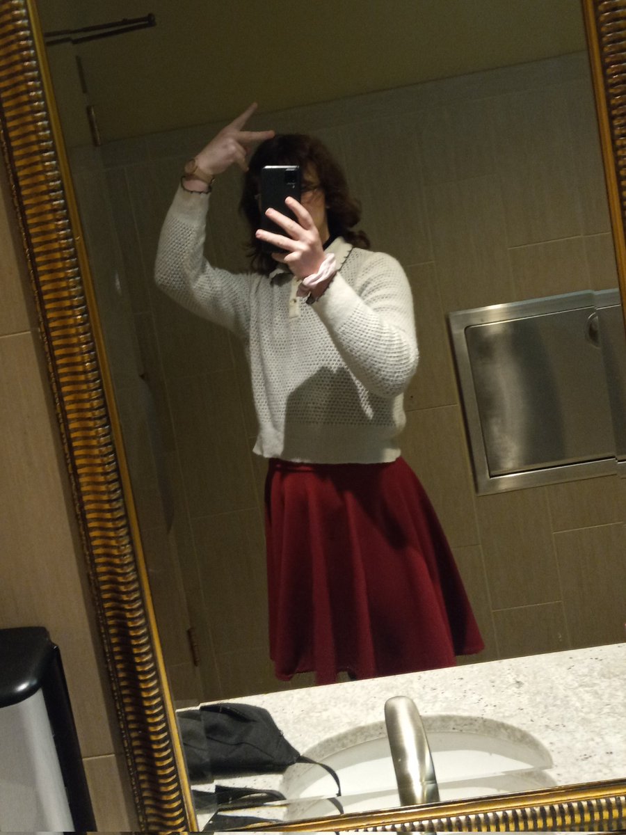 jayd_cecilia's tweet photo. way too hot outside for this outfit but I'll wear it anyway damn it https://t.co/i1ucakQoED