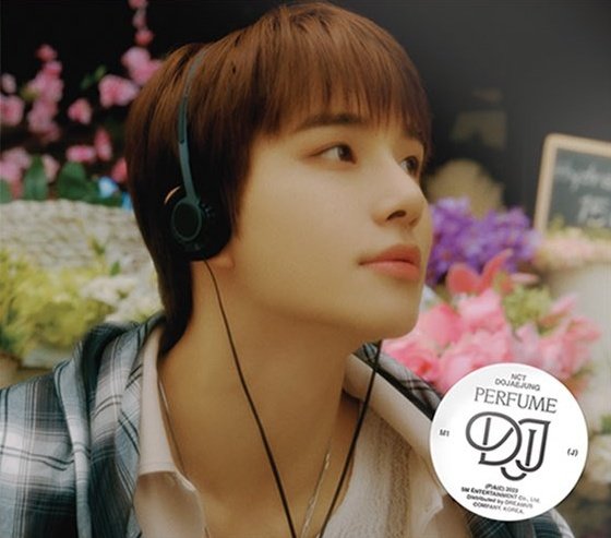JUNGWOOLOOK's tweet photo. jungwoo for nct dojaejung digipack https://t.co/XlXRjRrzUW