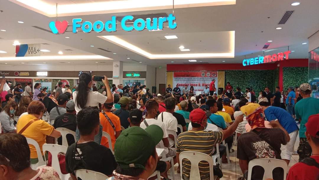 teampveofficial's tweet photo. @SenImeeMarcos nasa Malolos Bulacan, para sa AICS payout sa 1,000 beneficiaries na nagkakahalaga  3,000 bawat isa. 

#IMEEsolusyon 
#TatakMarcos 
#indefatigablesenator 
#PhilippineVloggersElite https://t.co/3hdAazVzlp