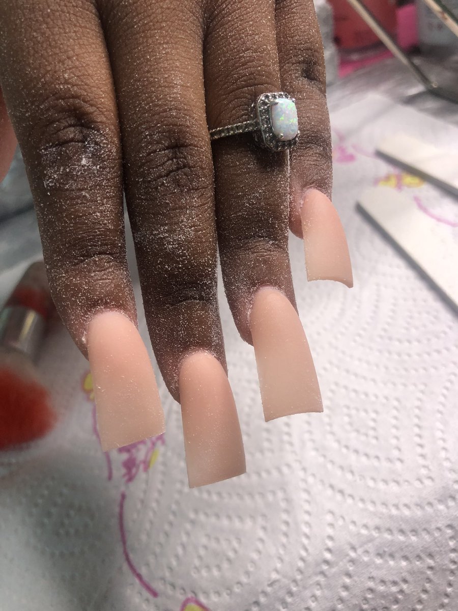 davison_itz's tweet photo. Duckies 🥰💅🏾#nailart https://t.co/Yhazae4EsN