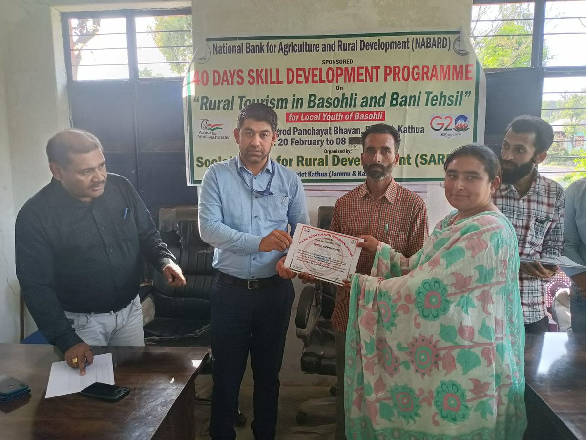 SARDA_ORG's tweet photo. Validation and Certificate Distribution under SDP Rural Tourism Kathua, Jammu. Social Action for Rural Development- SARDA @SardaIndia @Nabard @JandKTourism  @Nareshsinghljp https://t.co/duBT9EPFte