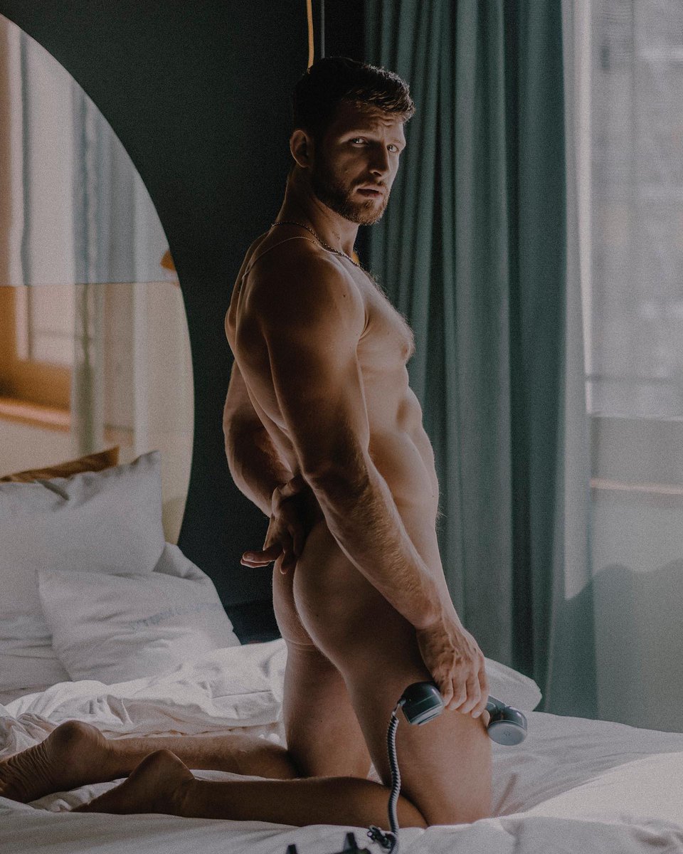 twoocity's tweet photo. 📸 @/konstantin.i.am 

#twoocity #gay #konstantiniam https://t.co/G7FsK9wZK4