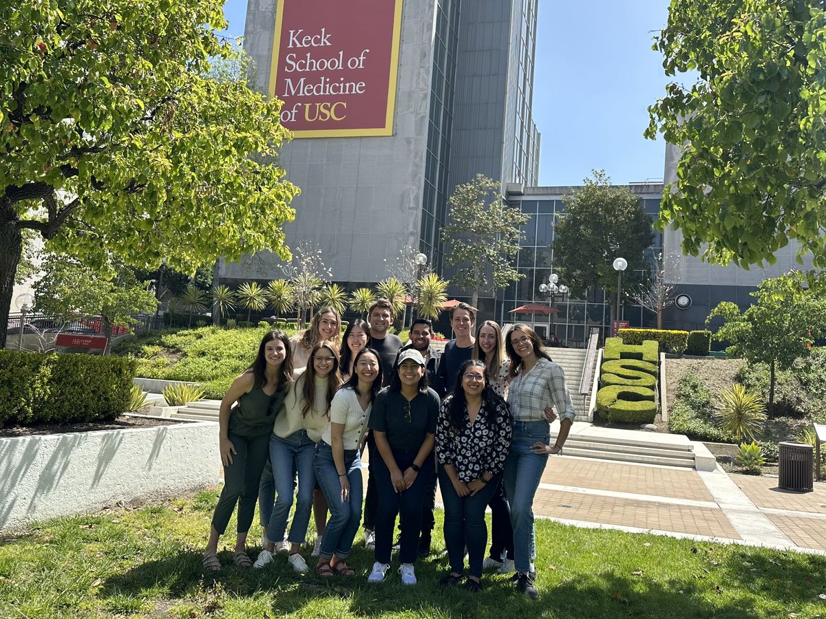 Thankful for all the smiling faces in this picture! Such a wonderful group of future OBGYNs. Go out there and provide the best patient-centered, equitable care! Proud of our 13/13 match rate this year! Fight on ✌🏼! #usc #obgyn #ksom #obgyntwitter <a href="/KECKSchool_USC/">Keck School of Medicine of USC</a>