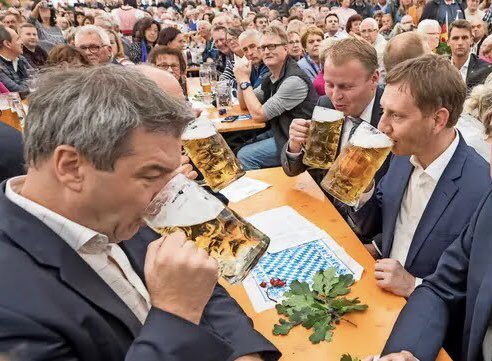 #Cannabis wird ja nicht bekämpft, weil es eine Droge ist (hold my beer), sondern weil es dem linken Lager zugeordnet wird. Es ist ein Kulturkampf und keiner um die Gesundheit.