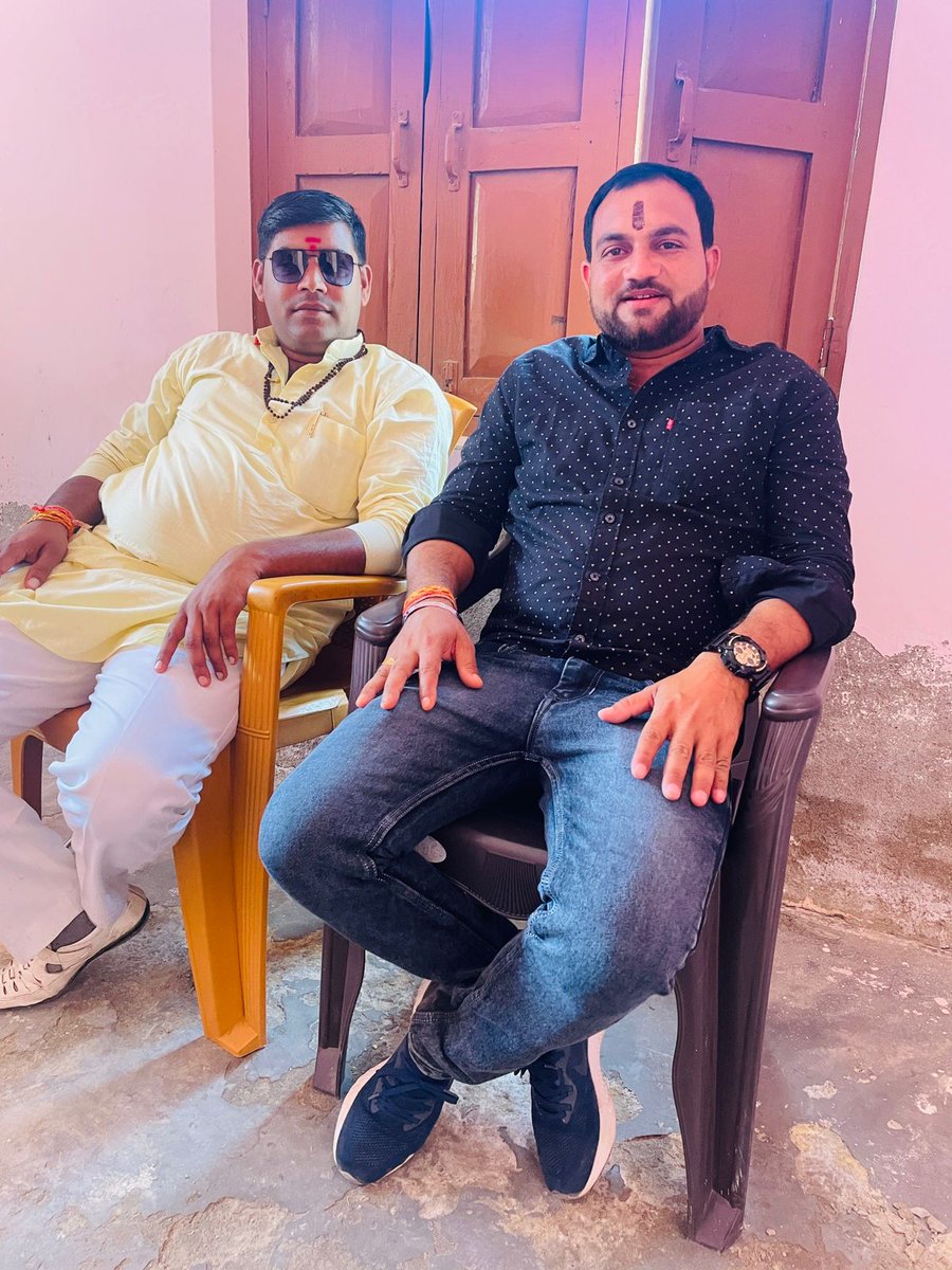 बे ज़बान न समझ हमारी ख़ामोशी को,
गहरा पानी कभी शोर नहीं करता।