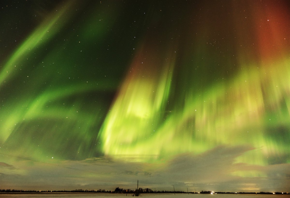 Gn frens 💛 catch you again in the am. #aurora