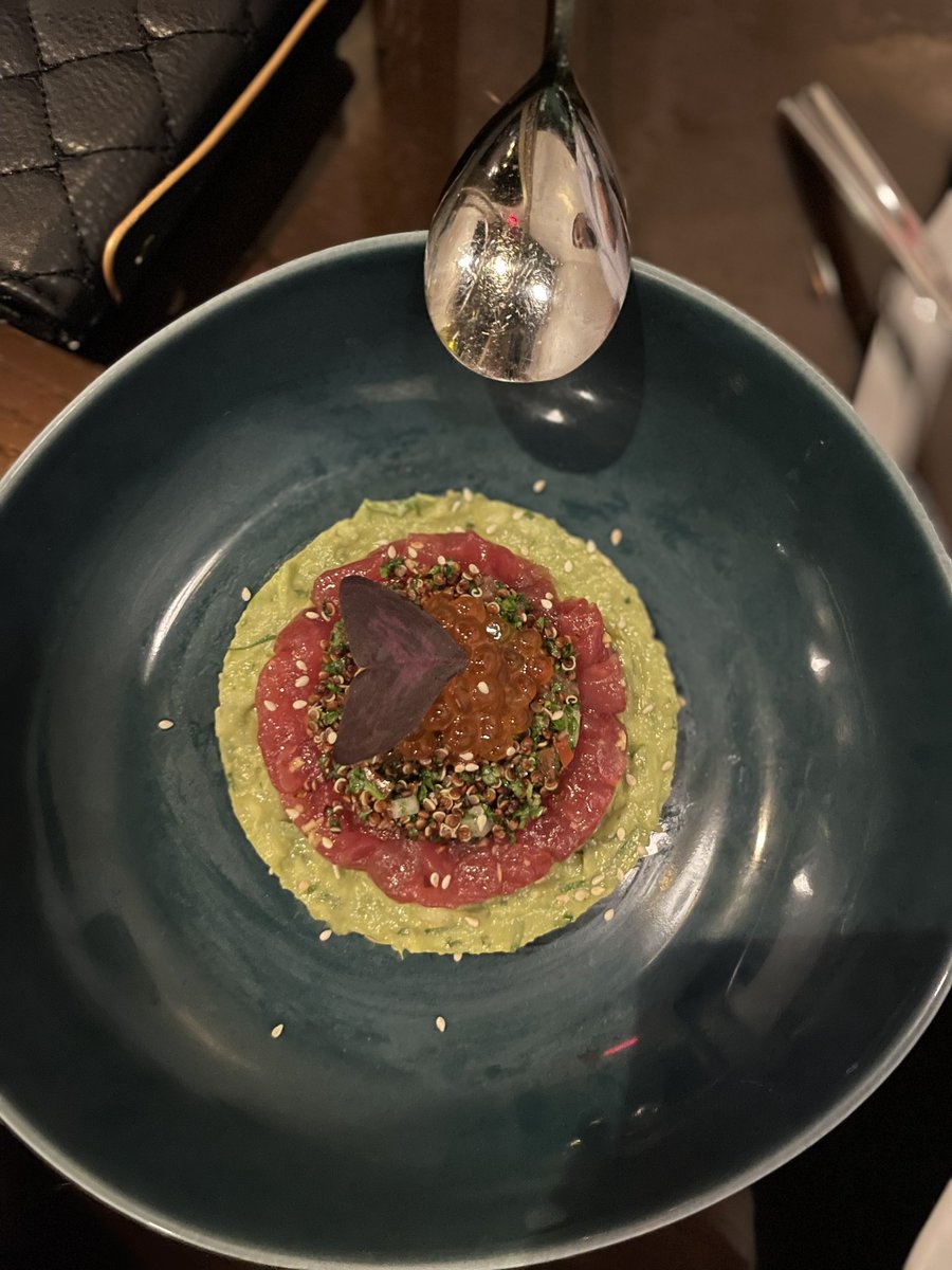 MaggieJudge2's tweet photo. Such an amazing birthday dinner!!!! Indian, my favorite! And no one does Indian food like Chef Jassi Bindra at Amrina. Oysters, ostrich sausage, Tuna Tar Tar and more! https://t.co/X4k7fpVyc5
