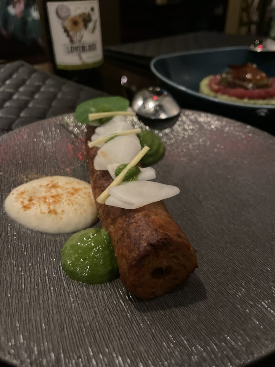 MaggieJudge2's tweet photo. Such an amazing birthday dinner!!!! Indian, my favorite! And no one does Indian food like Chef Jassi Bindra at Amrina. Oysters, ostrich sausage, Tuna Tar Tar and more! https://t.co/X4k7fpVyc5